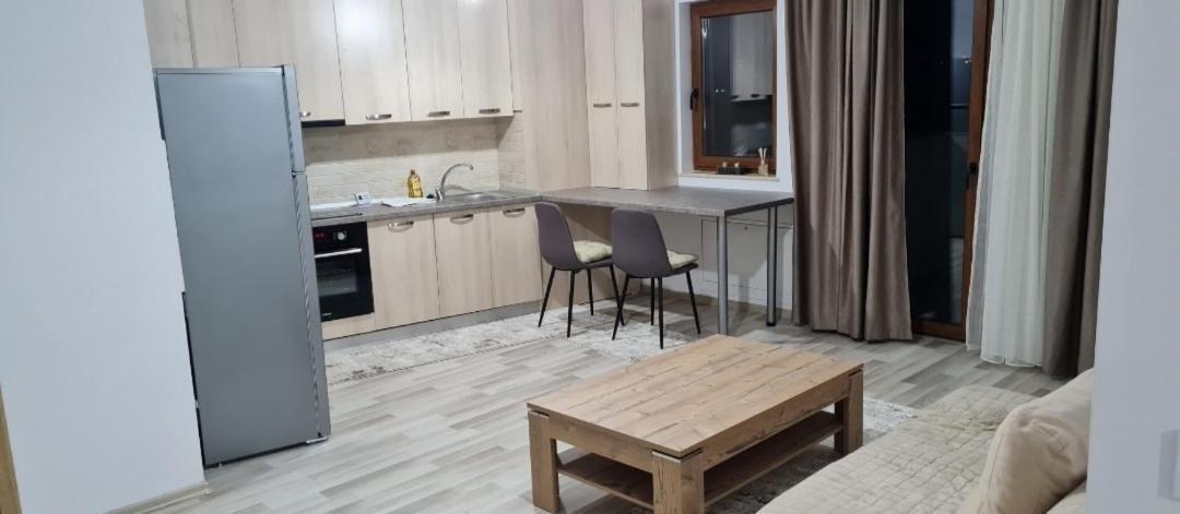 Appartamento La Andrei Bistriţa Esterno foto